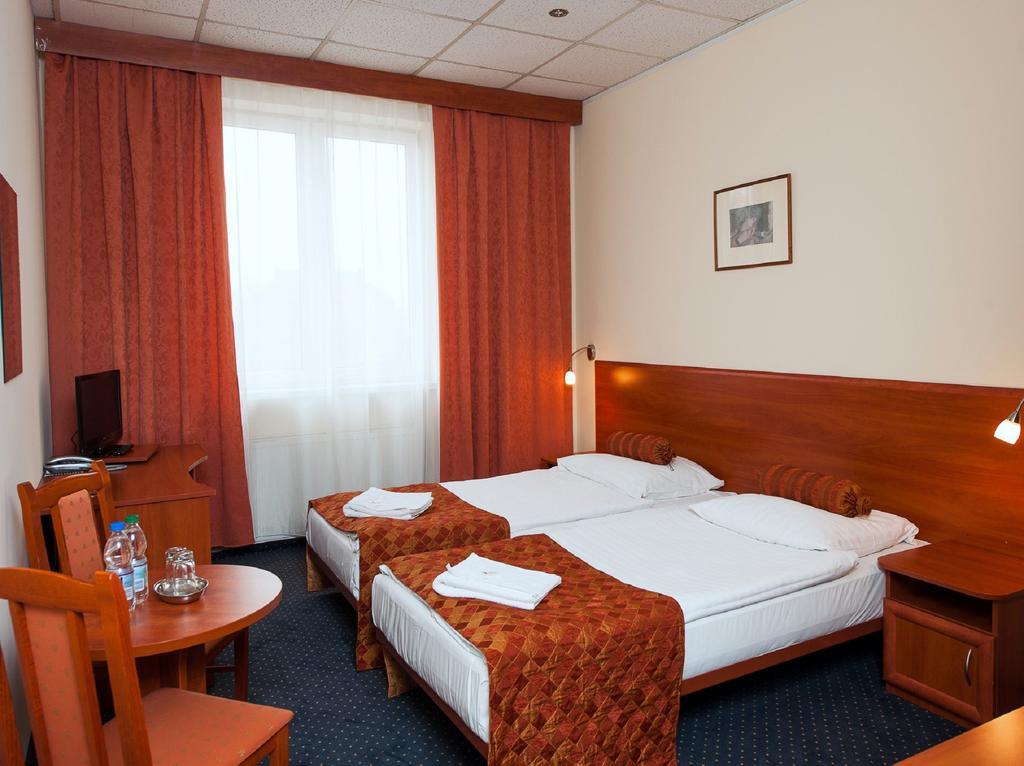 לגניצה Hotel Arkadia מראה חיצוני תמונה