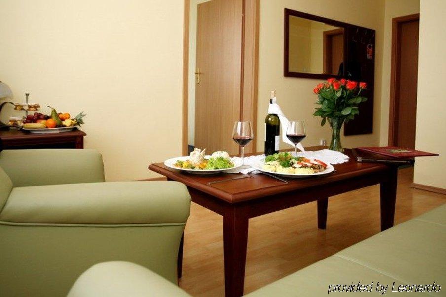 לגניצה Hotel Arkadia מראה חיצוני תמונה